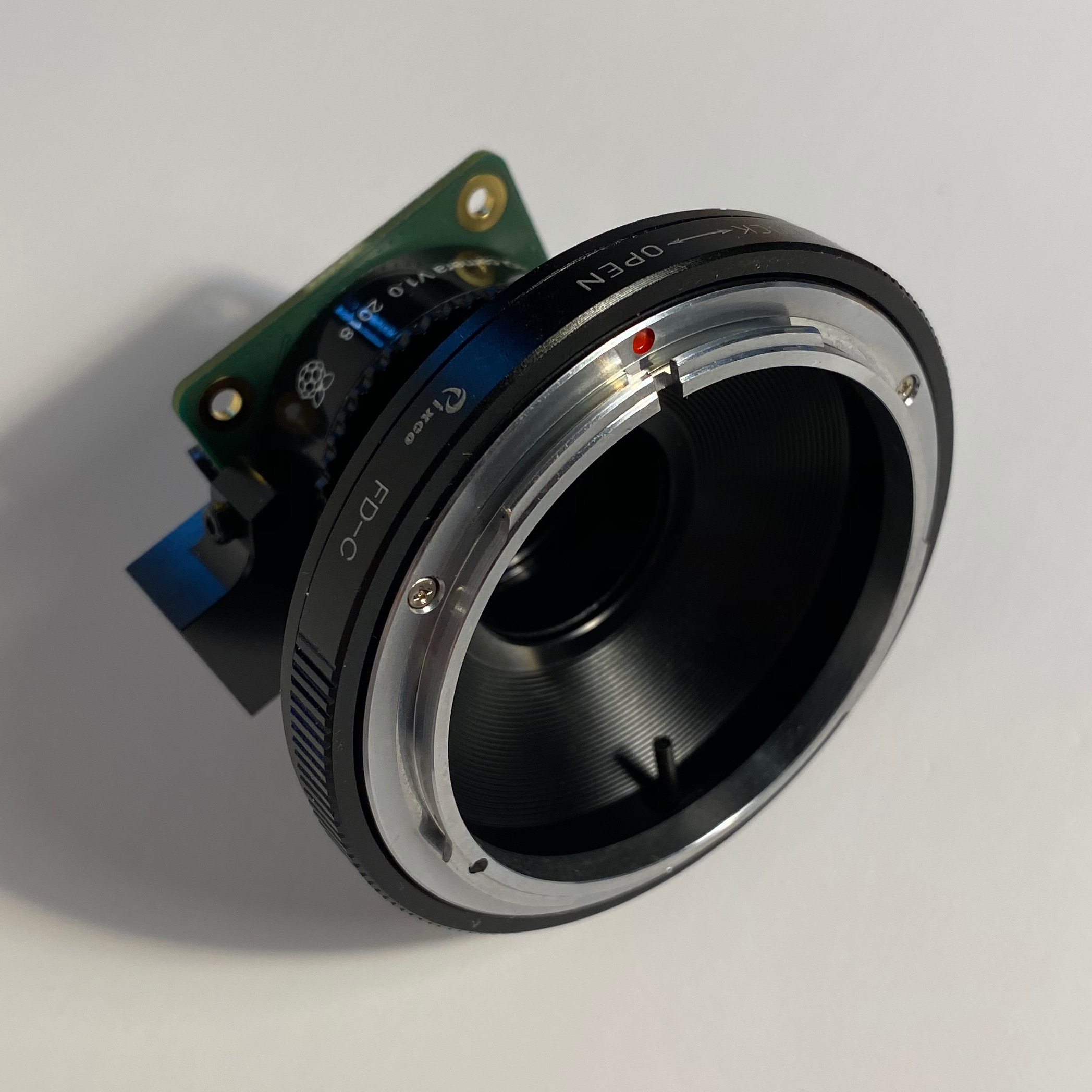 [FD-mount adapter fitted to camera]
